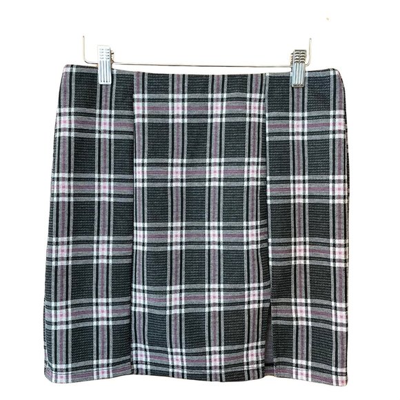 Full Tilt Dresses & Skirts - Full Tilt Womens L Plaid Mini Skirt Split Hem Black White Pink Stretch USA Made